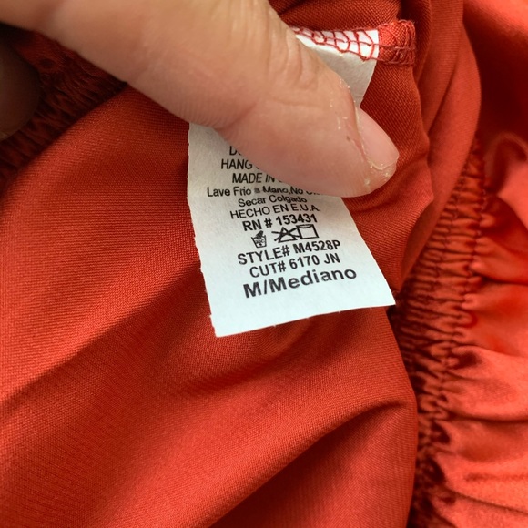 Fashion Nova Satin Crop Top and Pant Set Medium - Picture 9 of 9